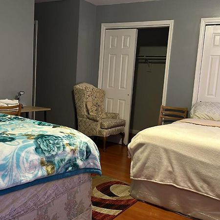 Divine Villa Guest House 65 Sherman 6Mins To Airport And 4Mins To Penn Station นูวาร์ก ภายนอก รูปภาพ