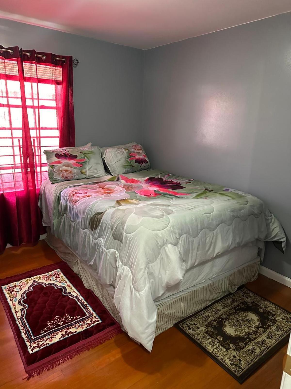 Divine Villa Guest House 65 Sherman 6Mins To Airport And 4Mins To Penn Station นูวาร์ก ภายนอก รูปภาพ