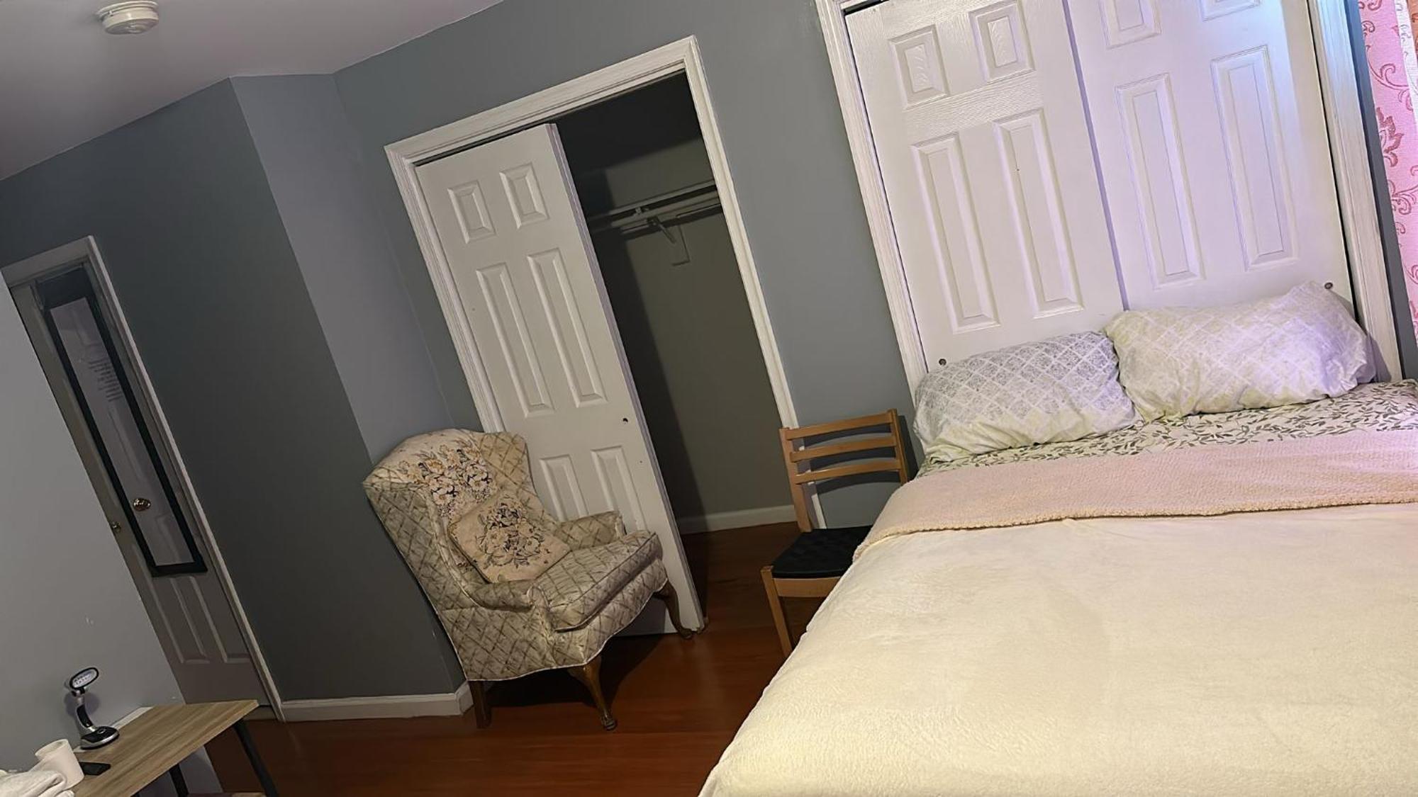 Divine Villa Guest House 65 Sherman 6Mins To Airport And 4Mins To Penn Station นูวาร์ก ห้อง รูปภาพ