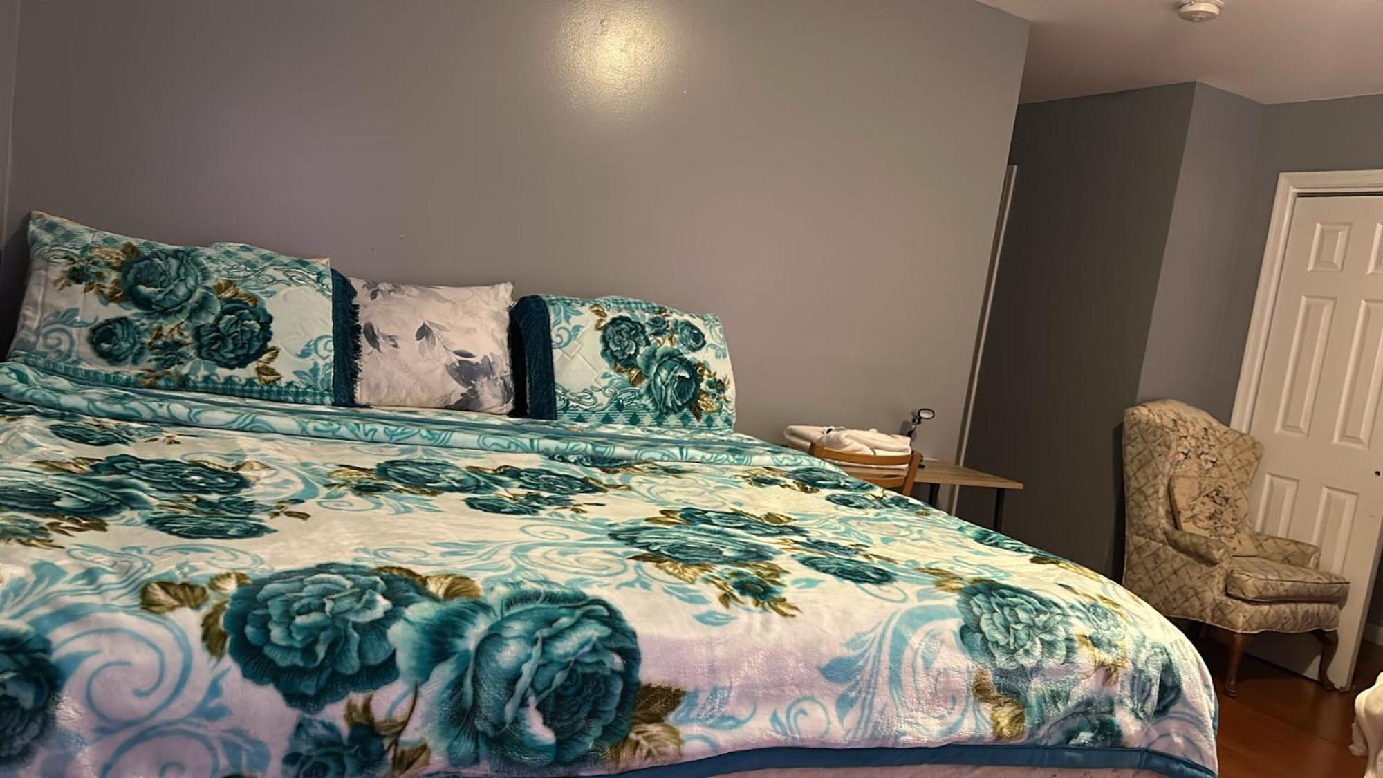 Divine Villa Guest House 65 Sherman 6Mins To Airport And 4Mins To Penn Station นูวาร์ก ภายนอก รูปภาพ