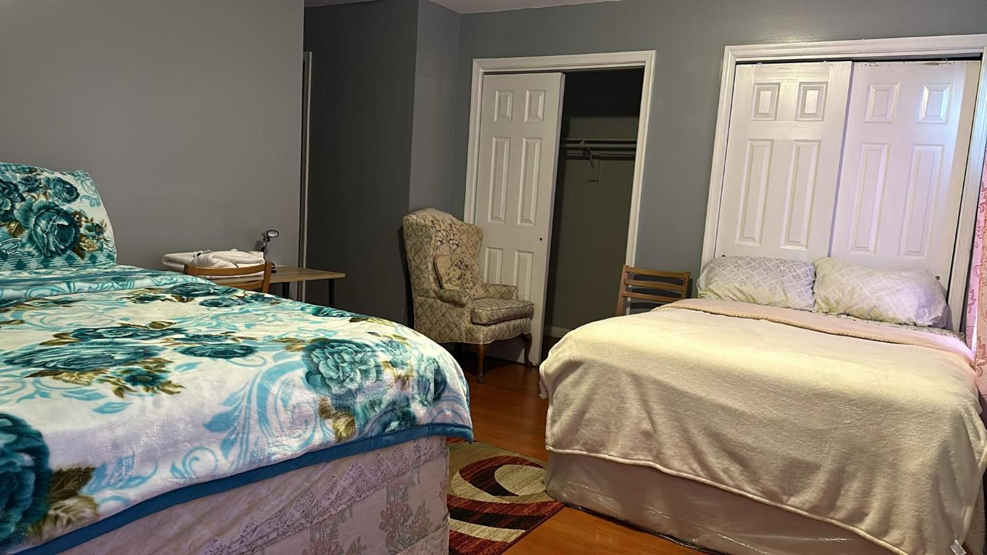Divine Villa Guest House 65 Sherman 6Mins To Airport And 4Mins To Penn Station นูวาร์ก ภายนอก รูปภาพ